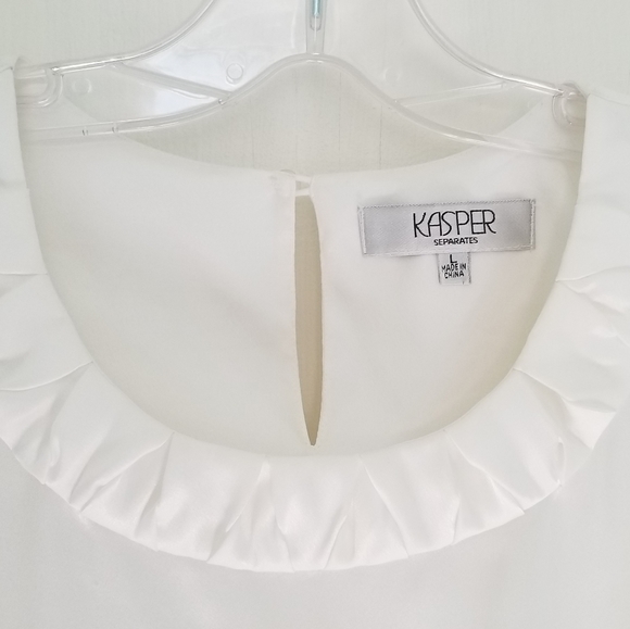 Women's' White Top - Picture 5 of 6